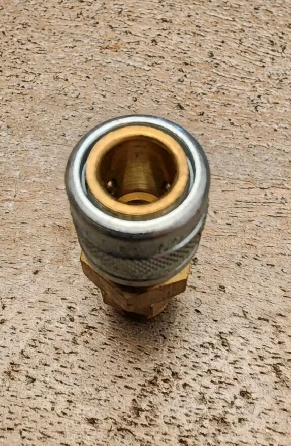 Foster 2202 1/8" Male NPT X 1/8 Coupler Air Fitting Series 2  W/Viton Seal - Image 4 of 4