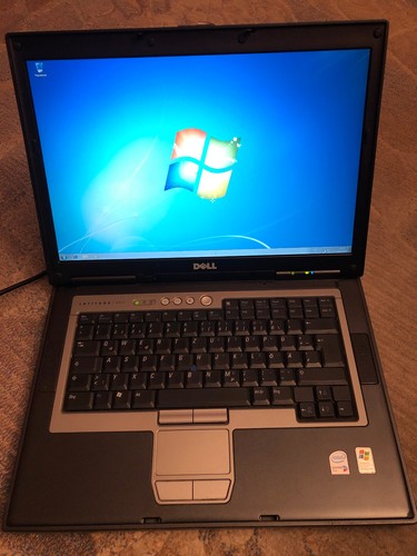 Dell Latitude D820 Duo, 15,4", Core 2GHz, 2 GB RAM,  Akku DEFEKT