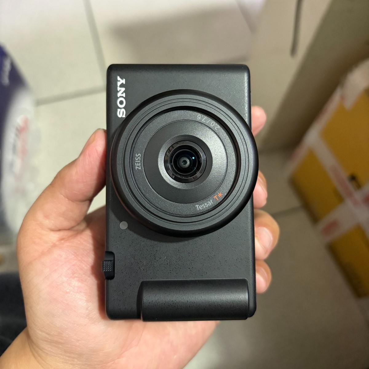Sony ZV-1F 20.1MP 4K Video Flip Screen Compact Vlogging Digital