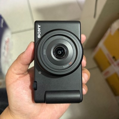 Sony ZV-1F 20.1MP 4K Video Flip Screen Compact Vlogging Digital