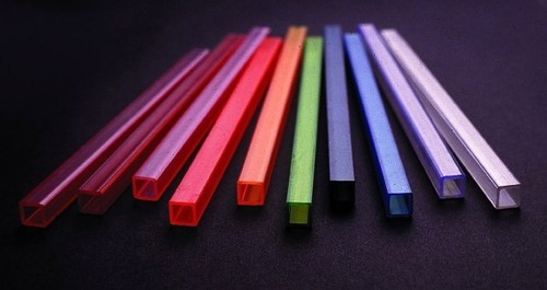 EUROLITE Leer-Rohr 10x10mm rot UV-aktiv 2m - Afbeelding 3 van 3