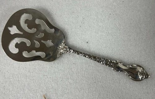 International Sterling Silver Solid Bon Bon Spoon Pierced Bowl Du Barry Pattern