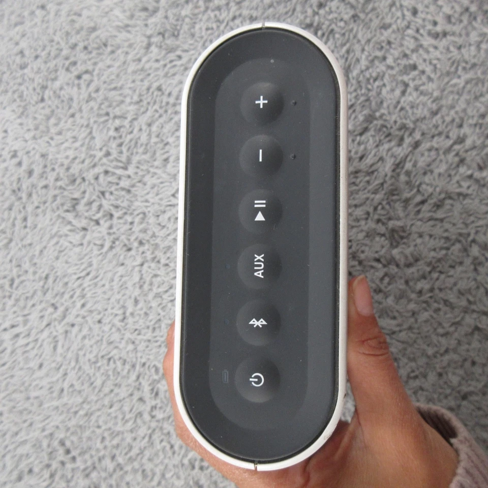 Altavoz Bluetooth Portátil Bose SoundLink Color Blanco Probado Playa Cargable Foto 3 de 4