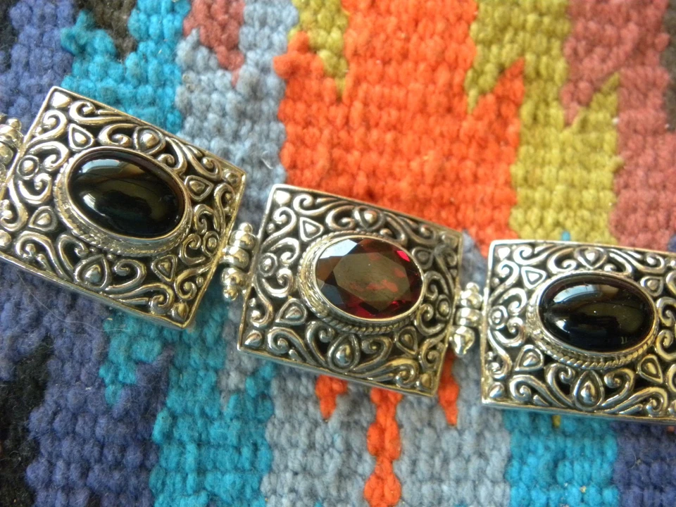 Браслет-цепочка из чистого серебра с ониксом и гранатом 8 дюймов 63,5 грамма! с подписью «AF» - Изображение 3 из 4