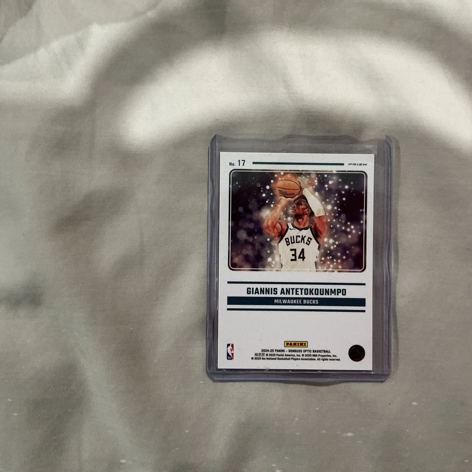 Giannis Antetokounmpo - 2024 - 25 Panini Donruss Optic NBA 神话盒命中 SSP — 第 4/4 张图片