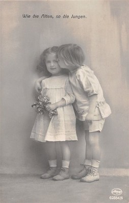 759337) Nice Children Postcard ''Like the Old, So the Young'' 
