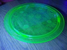 Vintage Uranium green glass 3 footed Cake plate Jeanette Co .  1930's        Z70