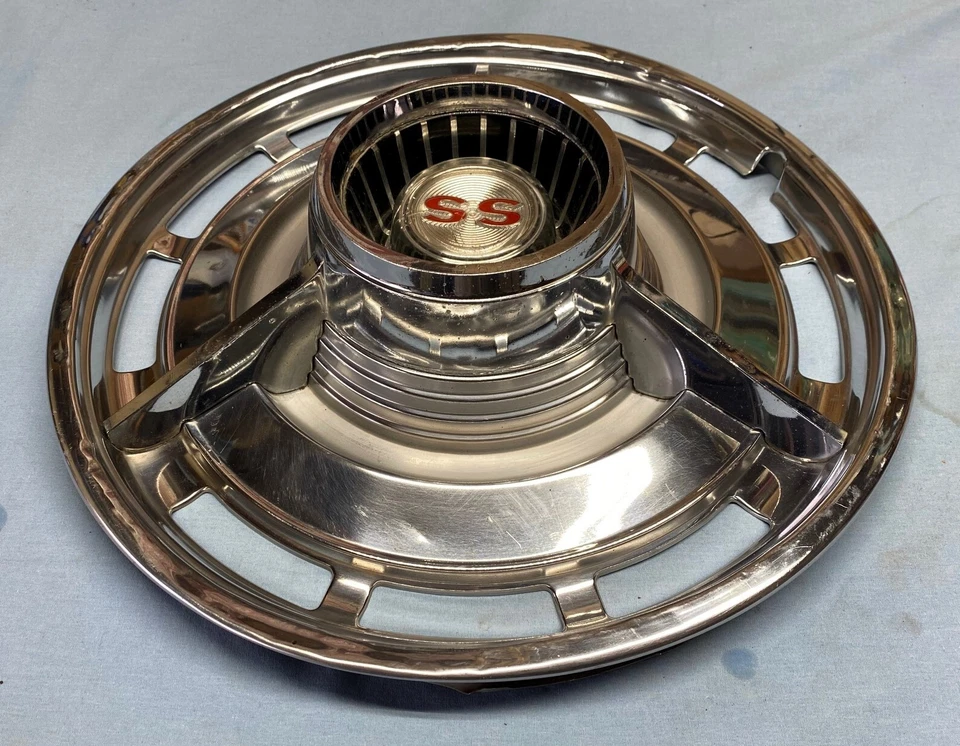 1963-64 CHEVY CHEVROLET IMPALA NOVA SS SPINNER HUBCAP WHEEL COVER - Image 3 of 4