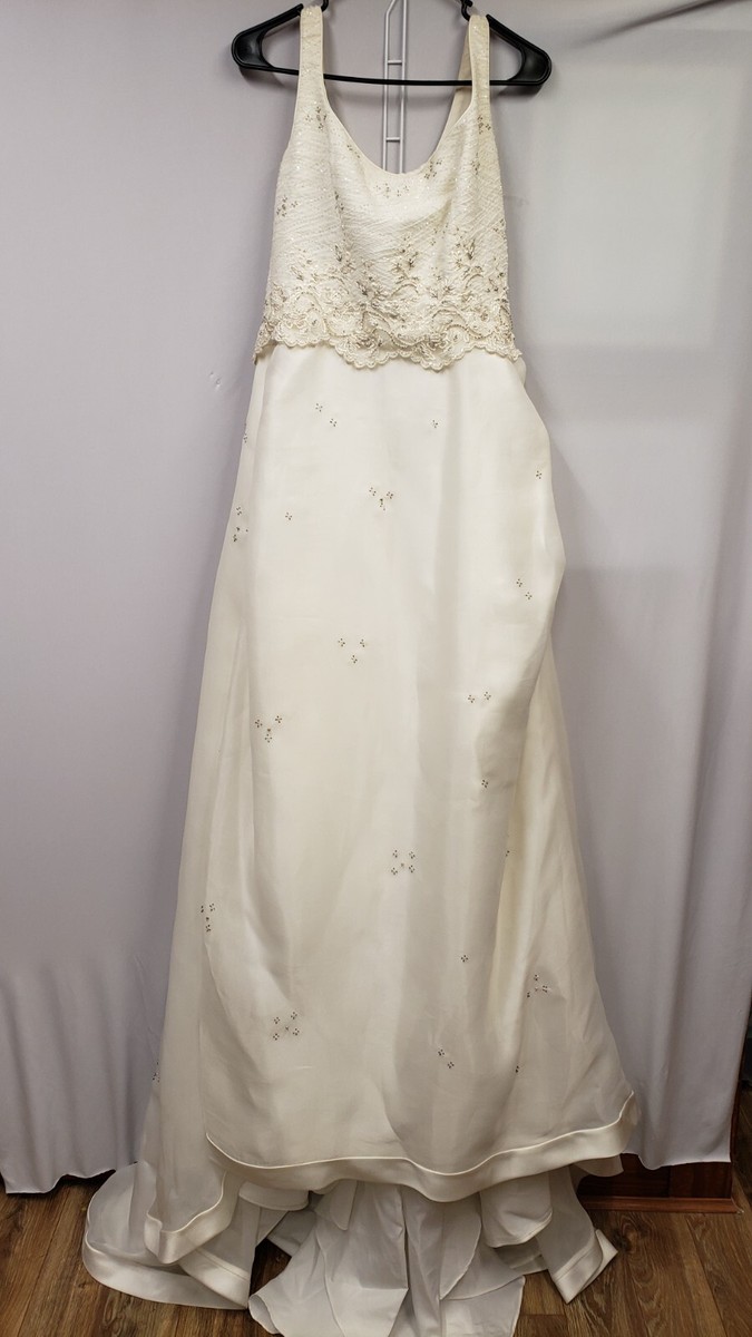 St Patrick Model 5832 Ivory Wedding Dress Embroidered W Beads & Pearls Sz 12