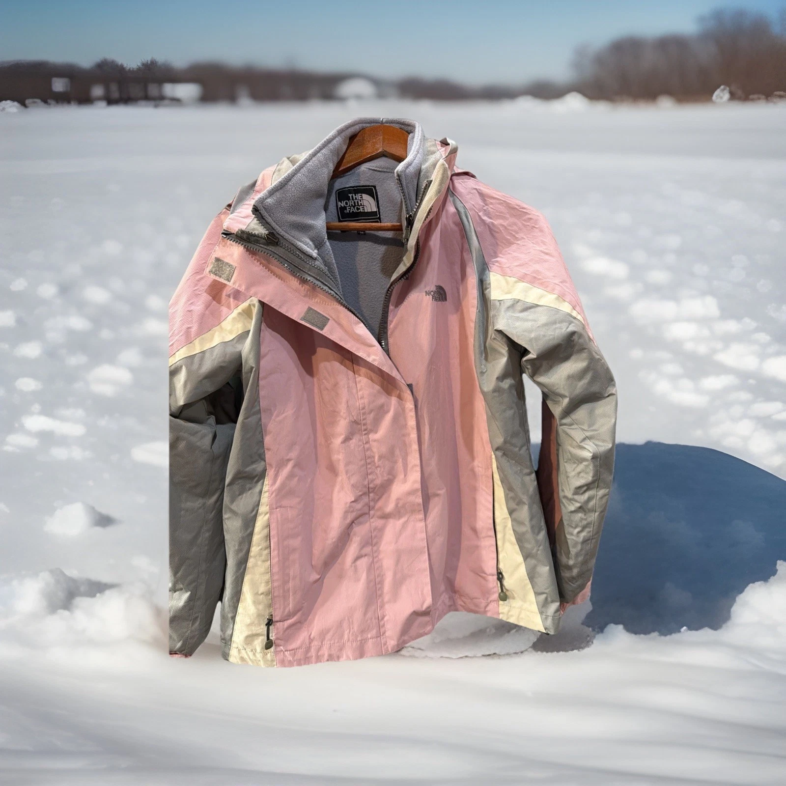 The North Face Women’s Medium Pink Hooded Insulated Ski Snow Jacket HyVent
