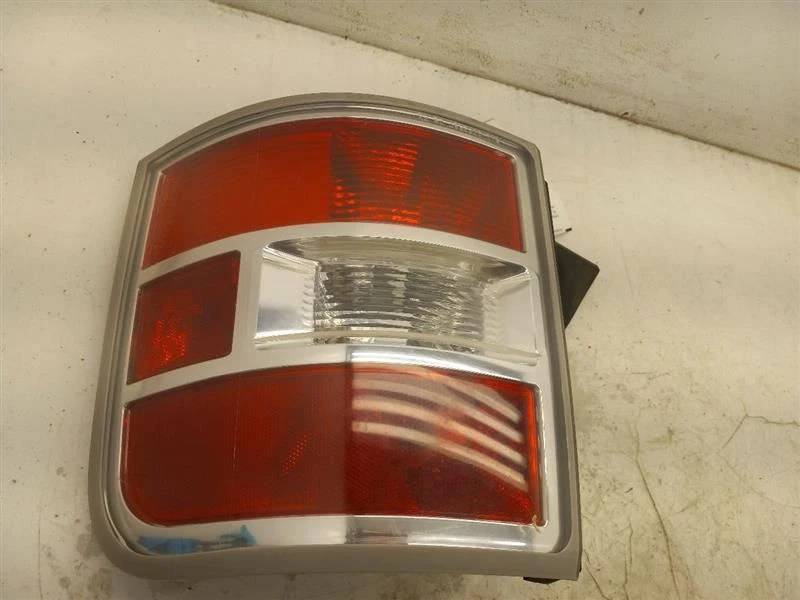 Задний фонарь правый для пассажира без светодиодов 09–11 Ford Flex 8A8Z13404D - Изображение 3 из 4