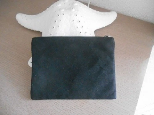  Pochette  maquillage /LA PETITE ROBE NOIRE   Guerlain / Neuve - Photo 4/4