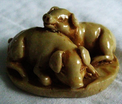 Vintage Genuine Georgia Marble Two Sleeping Pigs Miniature Figurine 2.5"WX1.5"H - Picture 1 of 4