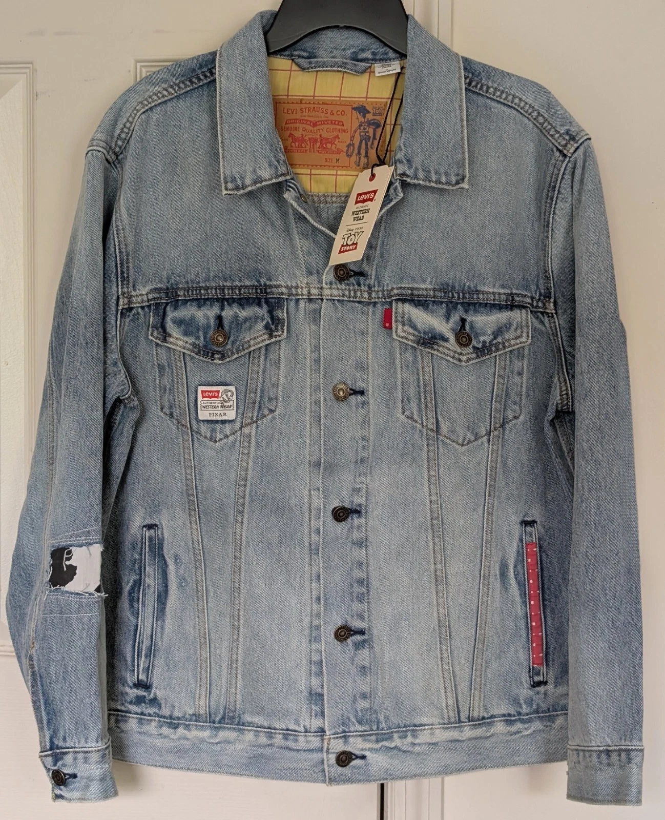 🔥RARE!🔥 Levi’s X Toy Story Denim Trucker Jacket Men's M L XL 🔥NWT!🔥
Opens in a new window or tab