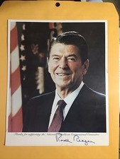 PRESIDENT RONALD REAGAN PORTRAIT OFFICIAL VINTAGE WHITE HOUSE 8X10 AUTO PHOTO