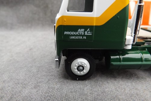 AIR PRODUCTS Lancaster PA WINROSS Diecast Tanker Truck - Picture 6 of 8