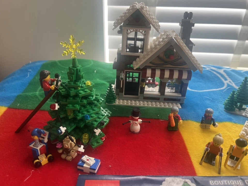 LEGO 10222 Winter Village Post Office, photo 2 of 4