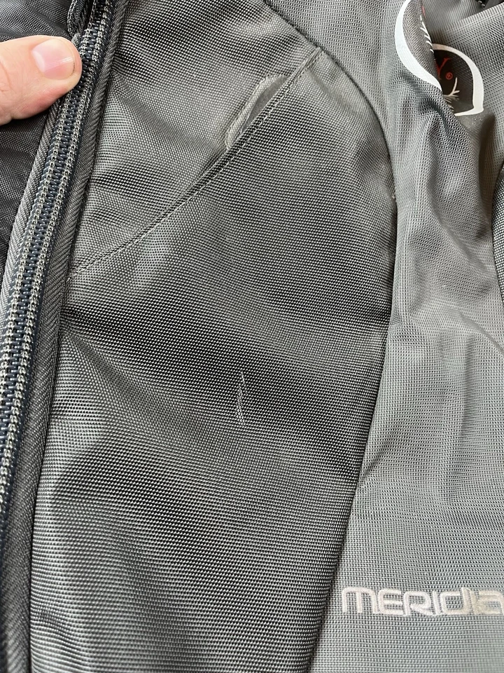 Osprey Travel Meridian 60 Roller Rolling Backpack Luggage Suitcase - Image 4 of 4