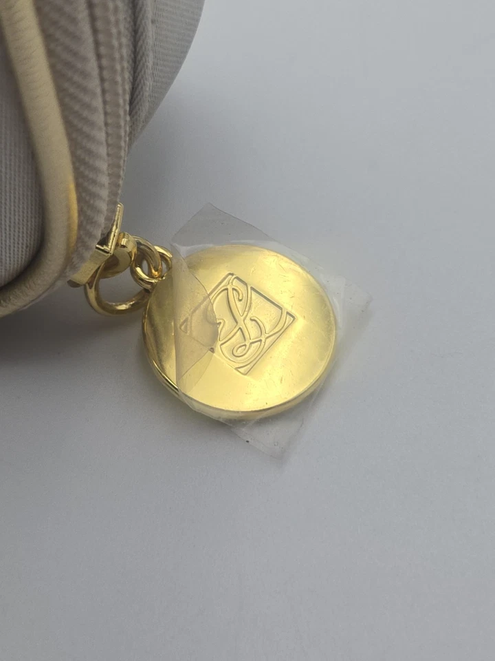 Estuche de viaje cosmético con cremallera dorada Estée Lauder cuadrado tocador bolsa de maquillaje acabado satinado Foto 2 de 4