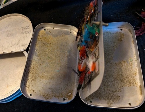 Hardy And Wheatley Fly Fishing Tins. Including Some Salmon And Trout Flies - Picture 11 of 13