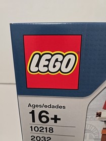 LEGO Creator Expert: Pet Shop 10218 NEW IN PACKAGE 2032 PCS READ 