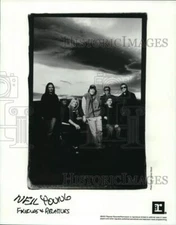 2000 Press Photo Neil Young, Friends & Relations - pip10075
