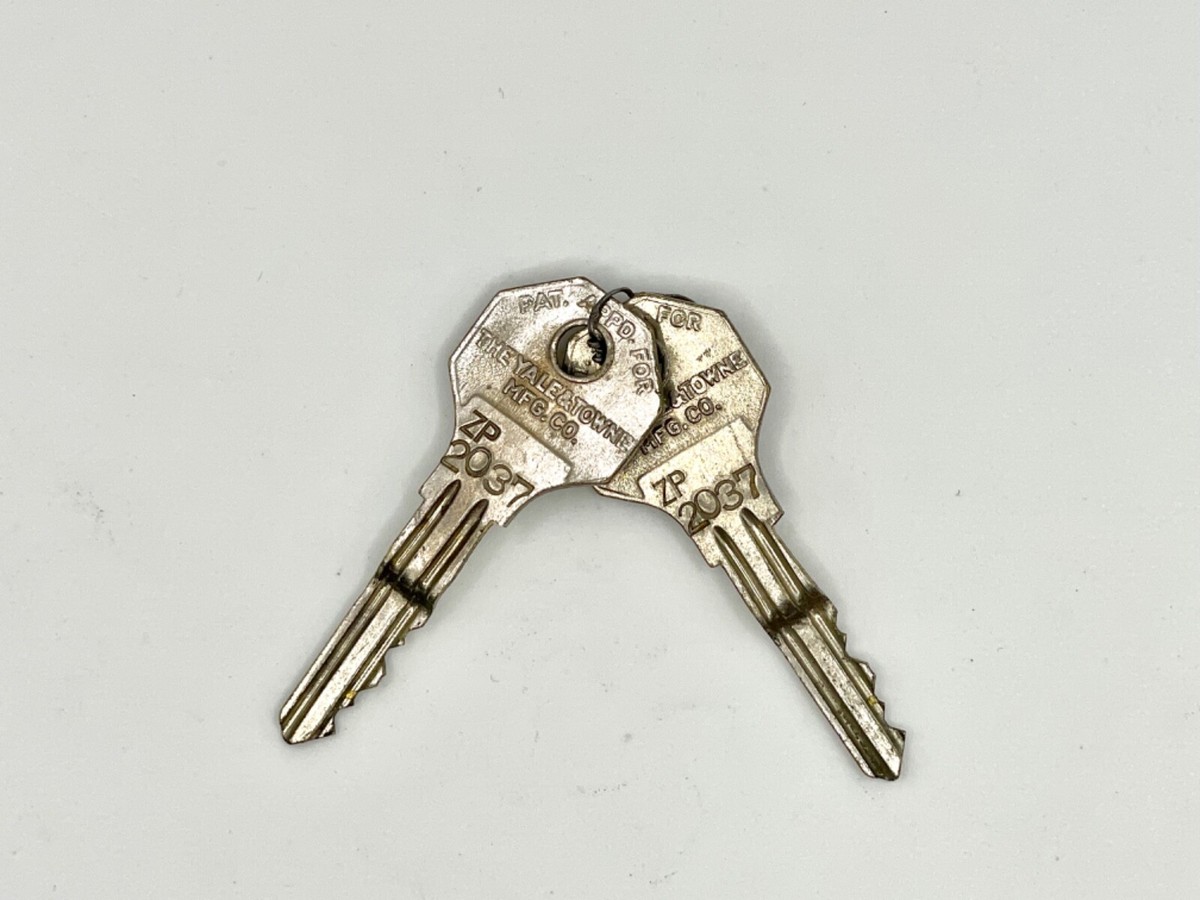 2 Omega Chrysler Original 1933-34 Rare Keys, ZP pair w/code, DPCD