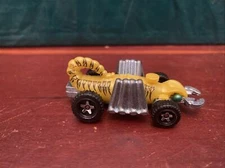 Hot Wheels Scorpion Car Yellow 2010 Diecast Collectible Mattel HW 2062 Loose