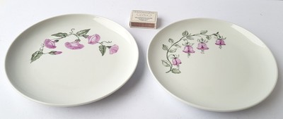 Pair Wall Plate Hand-painted Kahla Thuringia Signed around 1995 L993