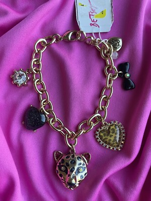 Betsey Johnson Heavenly Creatures Leopard Cat Glitter Lucite Heart Bracelet