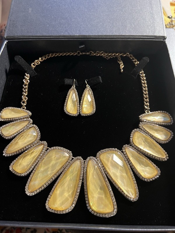 Vintage Jardin Gold Rhinestone Faceted Medallion Necklace with Matching Earrings