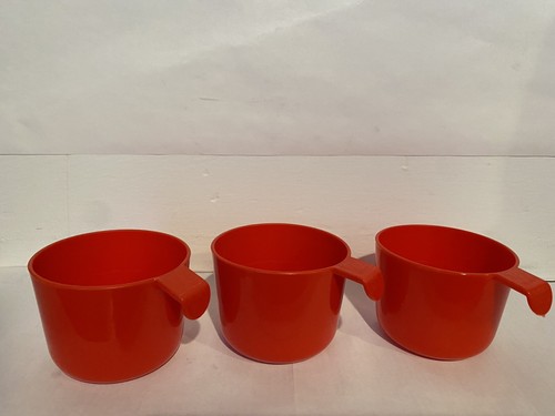 Juego de 3 tazas medidoras de plástico de colección 1/4 taza + 1/2 taza color rojo - Imagen 2 de 3