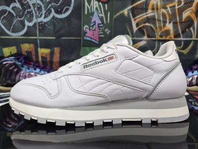 Vintage Reebok Mens 8M Classic Leather White / Grey. 2001 Release Date Code NEW!