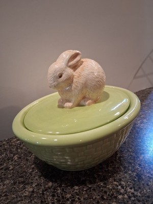 Hallmark Ceramic Basket Easter Bunny Rabbit Candy Dish Trinket Box Light Green