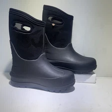 BOGS Youth Size 1 Pull On Boots Black With Cami Accents