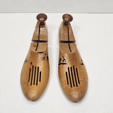 Vintage Wooden Shoe Trees Pair Adjustable Shoe Stretchers, 10