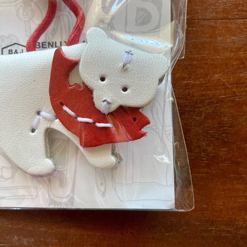 benlly's & job Original Bear Salmon Kumashake Key chain White - Picture 4 of 5