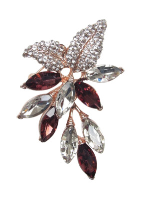 Schmuck Brosche Blume und Blatt Stahl vergoldet, Österreichischer Kristall. 