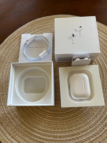 Apple AirPods Pro 2nd Gen with MagSafe Wireless Charging Case - Excellent