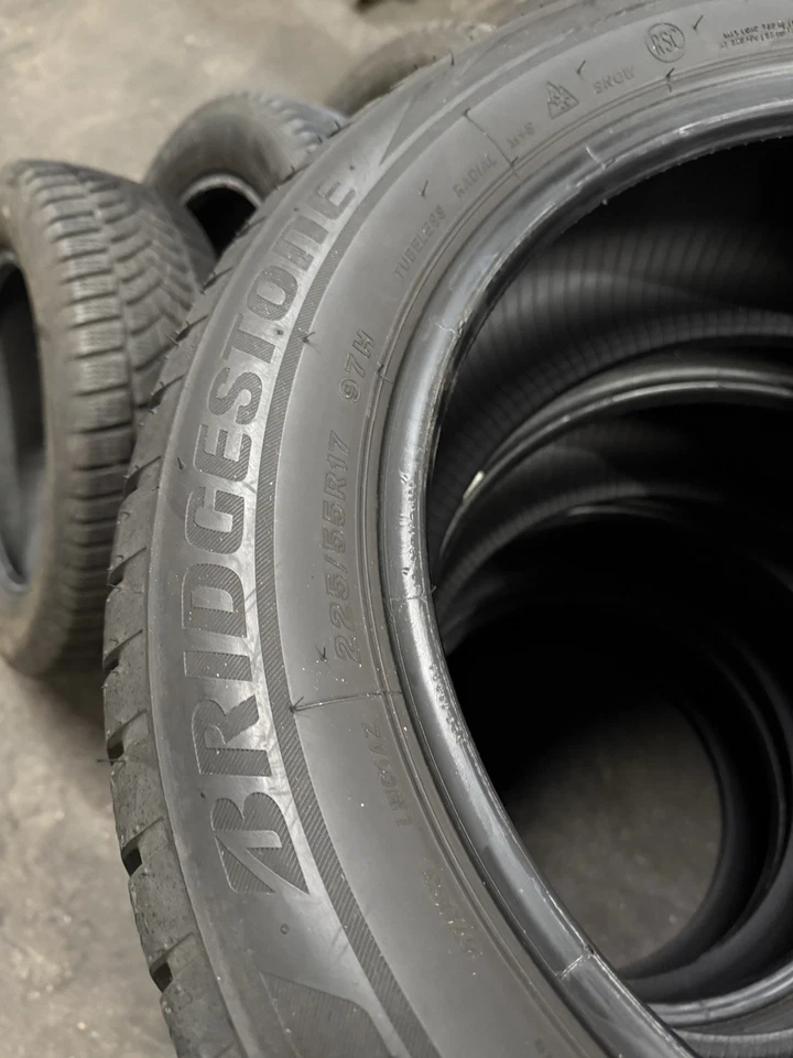 4x Bridgestone Blizzak LM001 225/55 R17 97H M+S RFT DOT 4518 6,5 - 7 mm - Bild 2 von 4