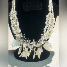 MOTHER OF PEARL - Beautiful Cluster of Leaves and Beads Vintage Necklace 18”L