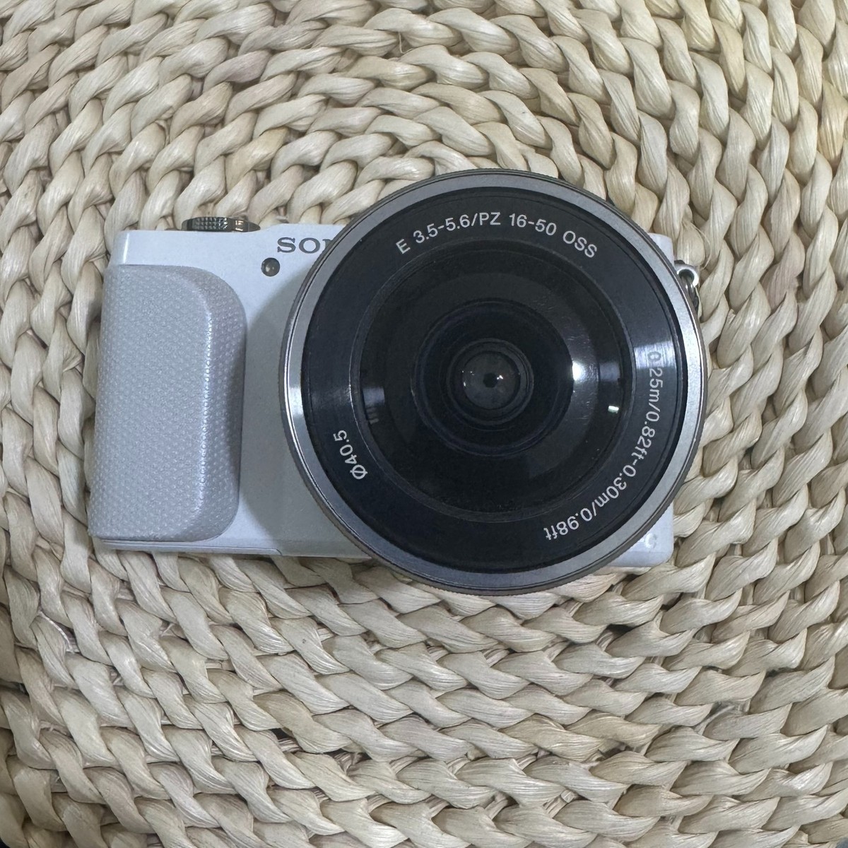 SONY Alpha NEX-3N 16.1MP 16-50mm F/3.5-5.6 PZ OSS Lens Mirrorless