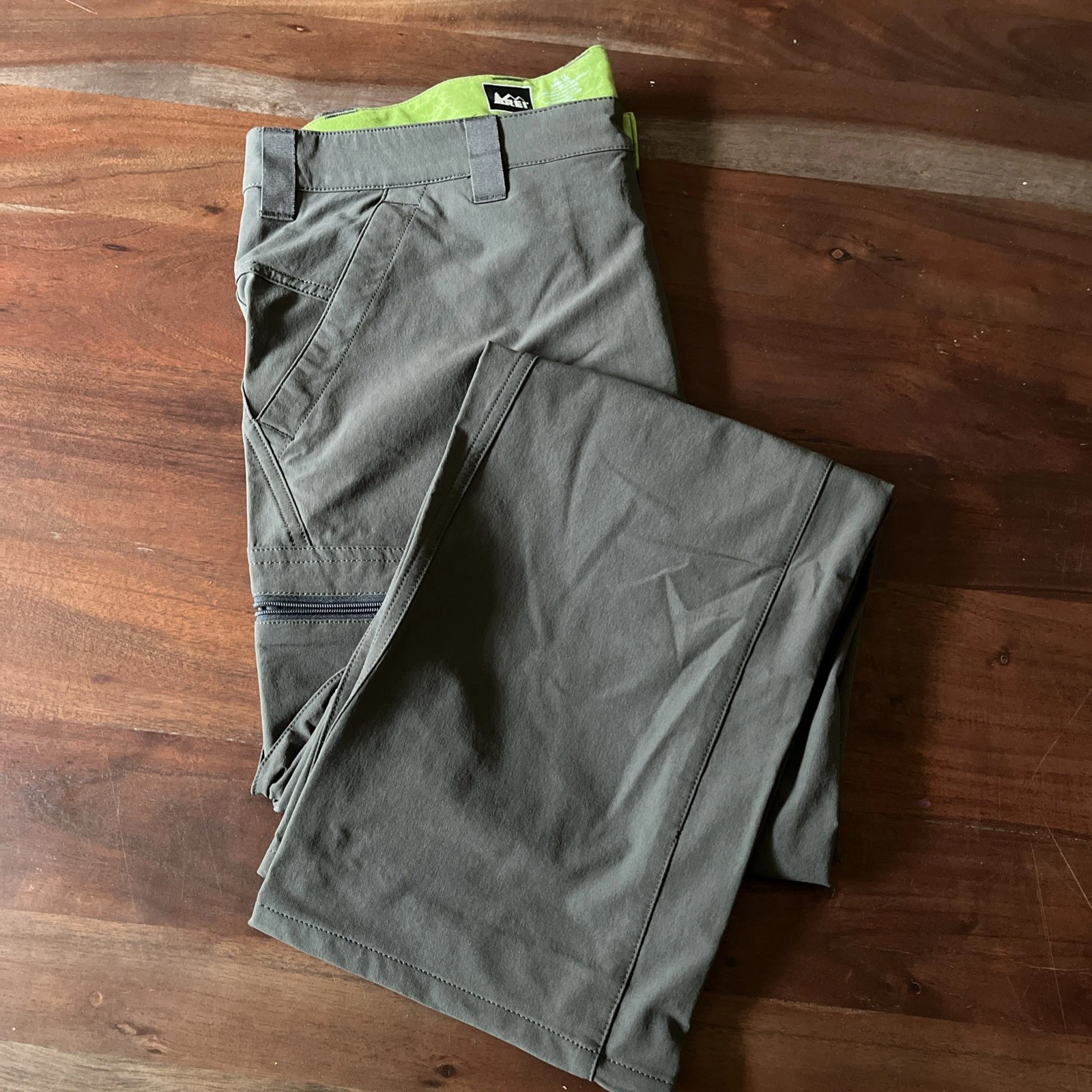 REI Men’s 34x32 Hiking Pants Gray/Green Pockets Stretch