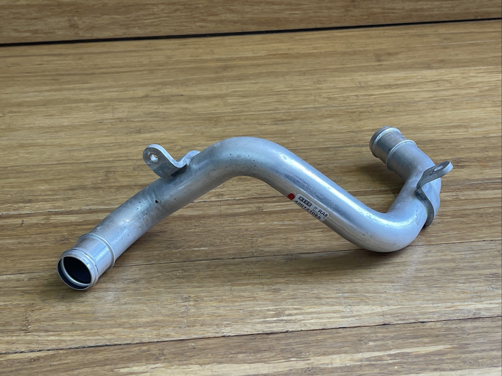 Audi R8 2008-2015 Coolant pipe