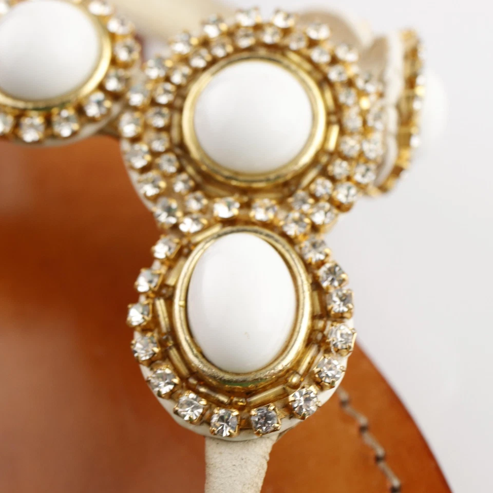 Sandalia Mystique Mujer Talla 9 Blanco Oro Cuentas Cuero Joyas Tanga Plana Deslizable Foto 3 de 4