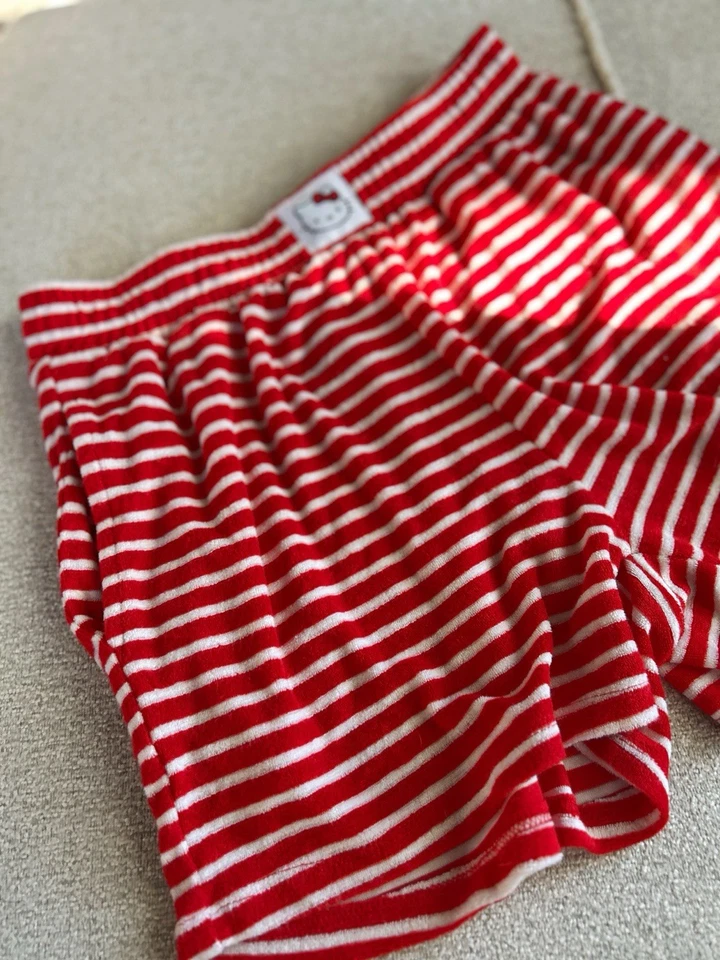 Pantalones Cortos Hello Kitty FOREVER 21 Rojo con Rayas Blancas Talla M Sanrio Foto 4 de 4
