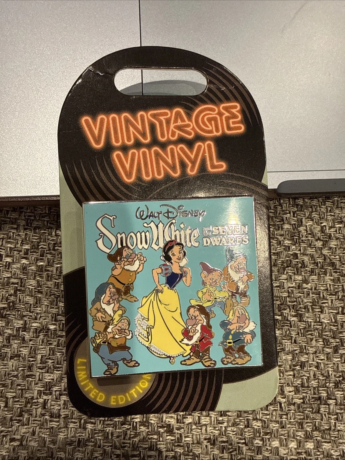 Disney Vintage Vinyl 2019 Snow White And The Seven Dwarfs LE Pin