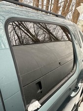 07 08 09 10 11 12 13 Chevy Avalanche 1500 Rear Door Window Glass Driver