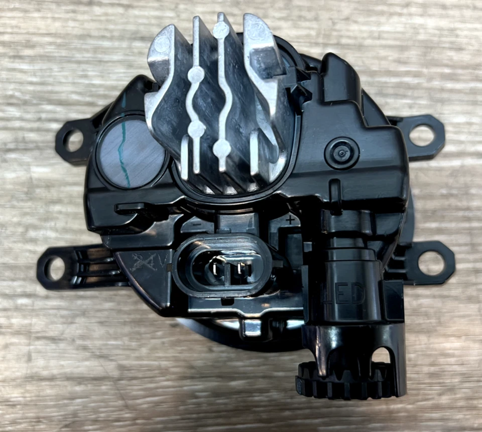 Toyota Tundra LH 2015-2019 luz antiniebla conjunto LED OEM 81220-Y0010 Foto 2 de 4