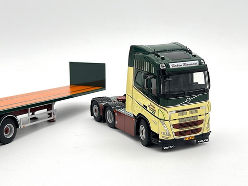 Volvo FH5 globetrotter 6x2 flatbed trailer "Torben Ramsdal" WSI truck models - 第 3/9 張圖片